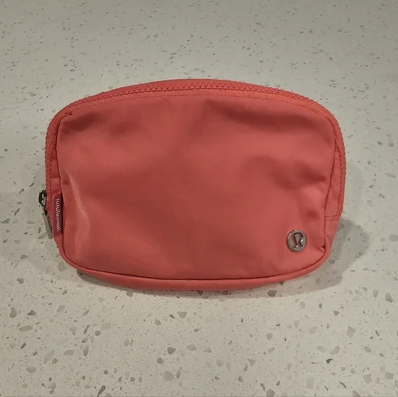 Lululemon Pink Crossbody Bag with Signature Silver Tone Lululemon Logo - Picture 7 of 9